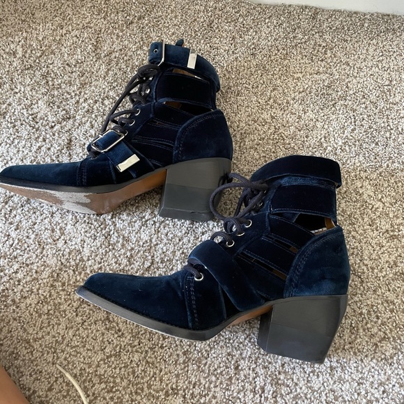 ❌SOLD Chloe Rylee Blue Velvet Buckle Strap Boots 8.5 - Picture 7 of 12
